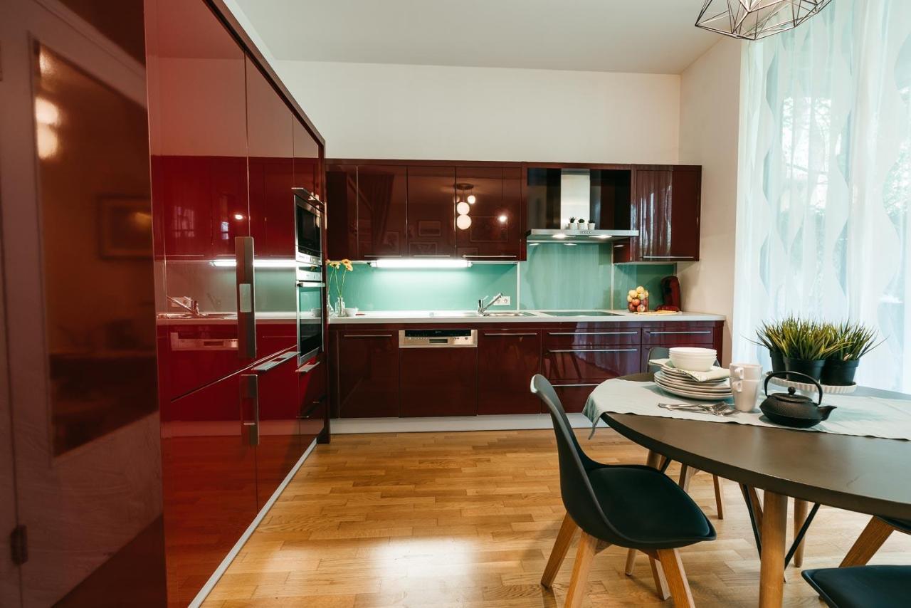 Luxury Downtown Appartement Mit Garage غراتس المظهر الخارجي الصورة